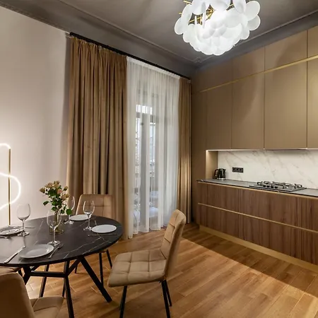 Apartment Royal Classic Art On Sichovych Striltsiv 17