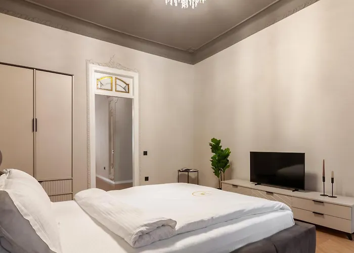 Apartment Royal Classic Art On Sichovych Striltsiv 17 Lviv