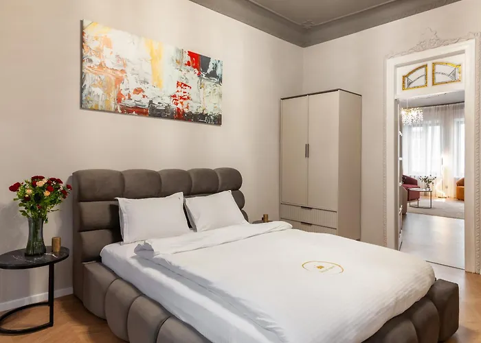 Apartment Royal Classic Art On Sichovych Striltsiv 17 *