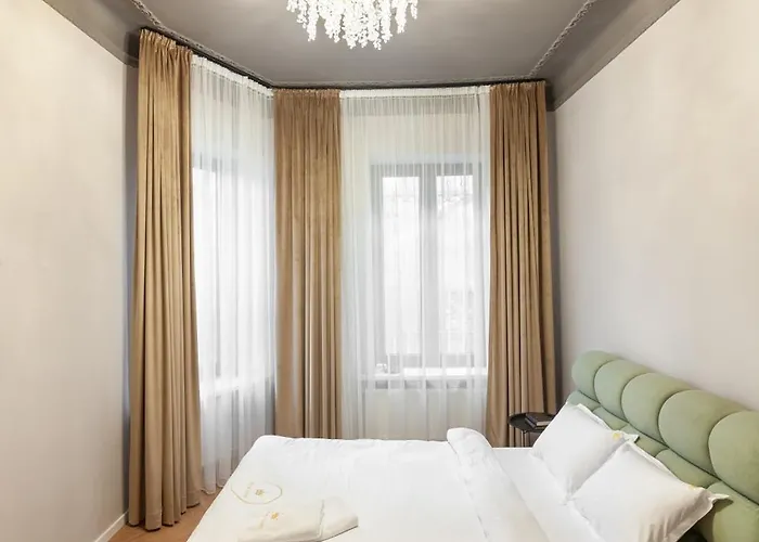 Royal Classic Art On Sichovych Striltsiv 17 Apartment