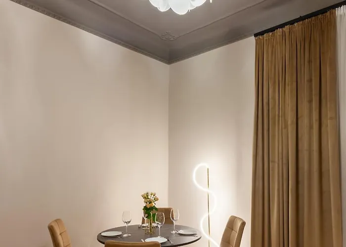 Royal Classic Art On Sichovych Striltsiv 17 * Lvov