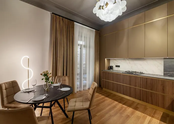 Apartment Royal Classic Art On Sichovych Striltsiv 17